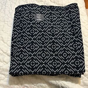 Moby Black and White Geometric Wrap